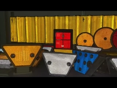 Rào chắn giới hạn sử dụng màu đỏ